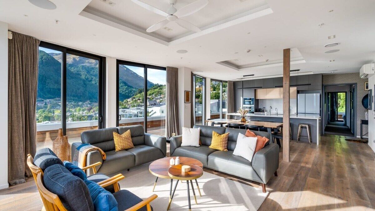 Queenstown's Luxury Escapes: High-End Hotels and Experiences